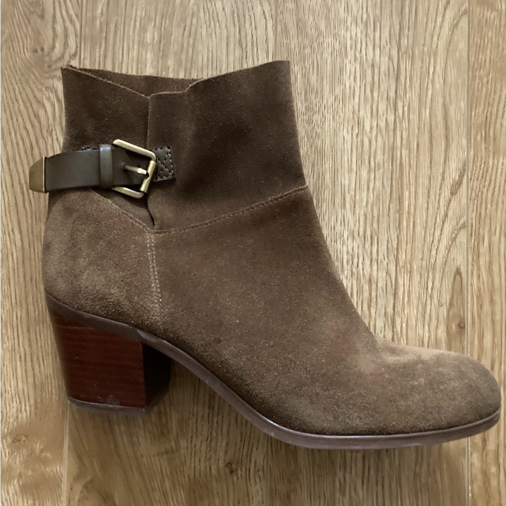 Suede FRANCO SARTO Ankle Boots in Rustic Brown with Buckle Detail. Size 8.5